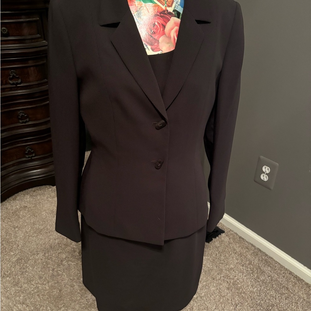 Tahari 3 piece Skirt Suit 8